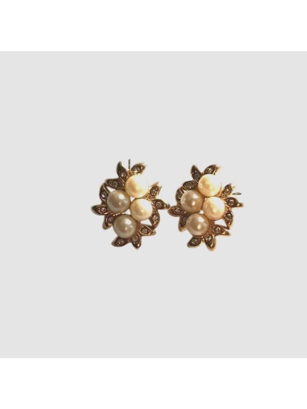 WOMENS GOLD TONE WHITE STONE EARRINGS  timeless piece to your wardrobe